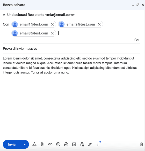 La finestra di composizione dell'e-mail visualizza il testo Lorem ipsum, con tre indirizzi e-mail nel campo Ccn per nascondere gli indirizzi e-mail e garantire la privacy durante l'invio di e-mail a più destinatari.